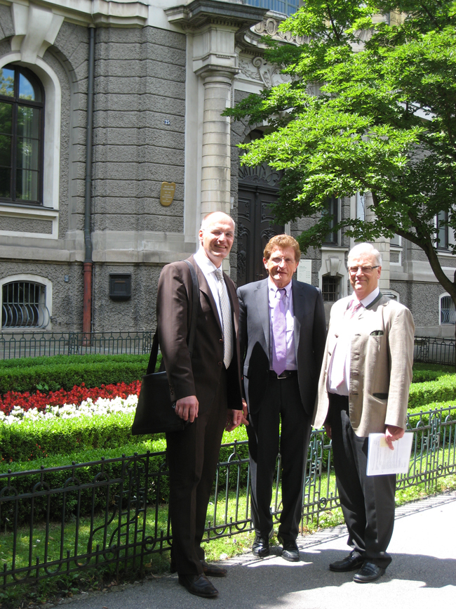 Im Bild (von links): OB Dr. Kurt Gribl, MdL Georg Winter und 2. Bürgermeister Hermann Weber.